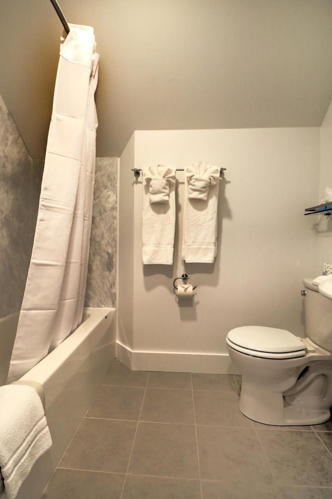The Inn At Sea Chambers Ogunquit Room photo